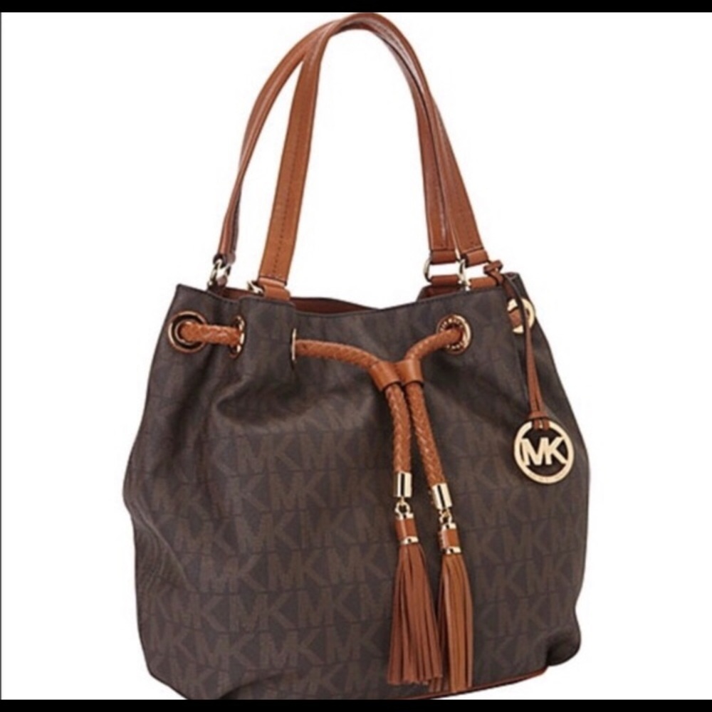 Michael Kors Bucket Bag